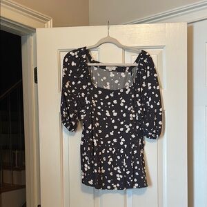 LOFT Black and White Puff Sleeve Fitted Blouse
